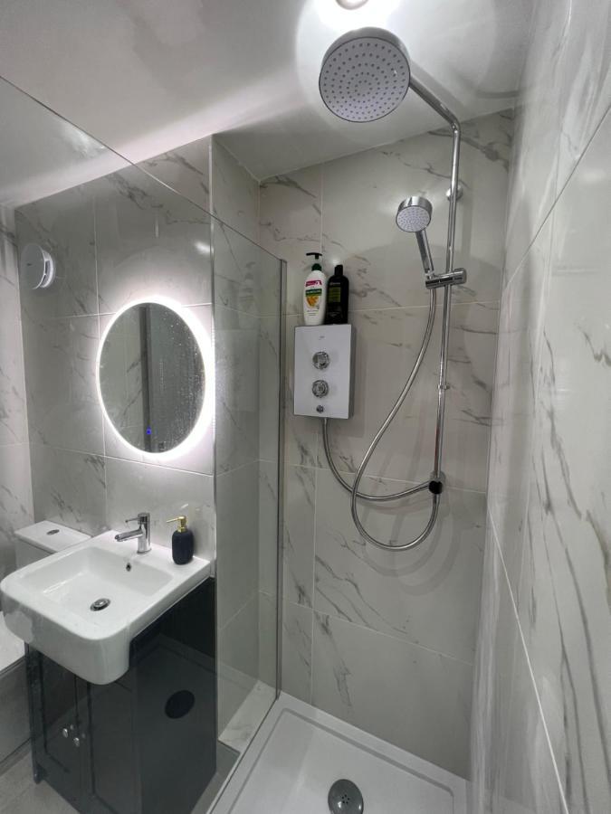 The Raven'S Loft By Harry Potter Apartment Watford  Ngoại thất bức ảnh